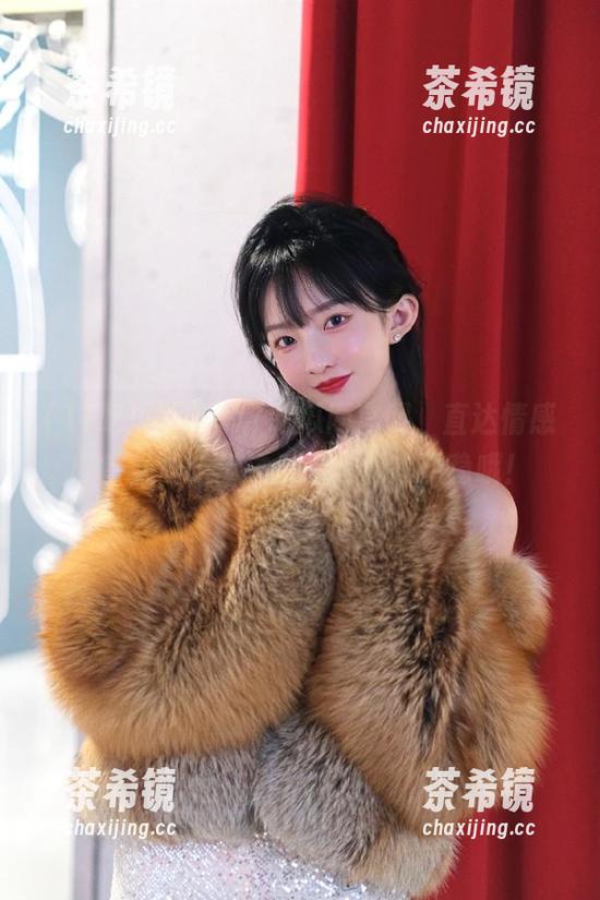 逛17吃瓜网官网，直达情感课堂，边吃瓜边反思，心态要稳哦！