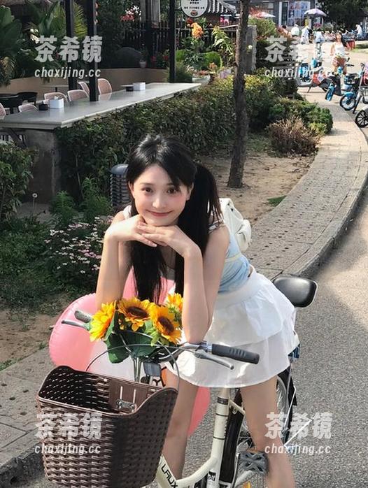 就在视频里，我突然觉得日常也能惊艳！400bcc吃瓜真会玩！