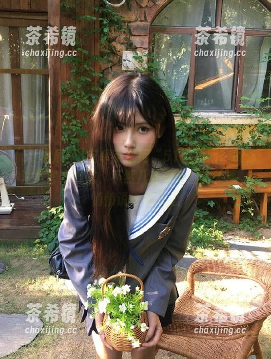 安卓手机用“51吃瓜网”叫你注意官方微信，不然八卦漏给别人了哦，悄悄说一句忐忑