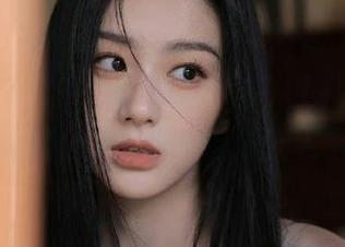 只要在“hlw”，与八卦为伍，永不迷路，直接开启吃瓜新人生。
