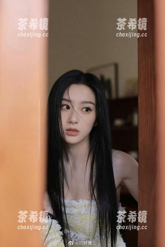 只要在“hlw”，与八卦为伍，永不迷路，直接开启吃瓜新人生。