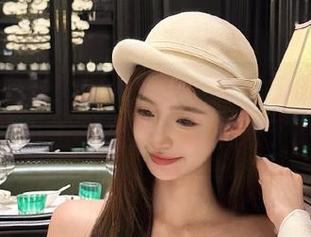 突发！hlwbet上我意外收藏的“摔跤小王”视频，太欢乐了吧！