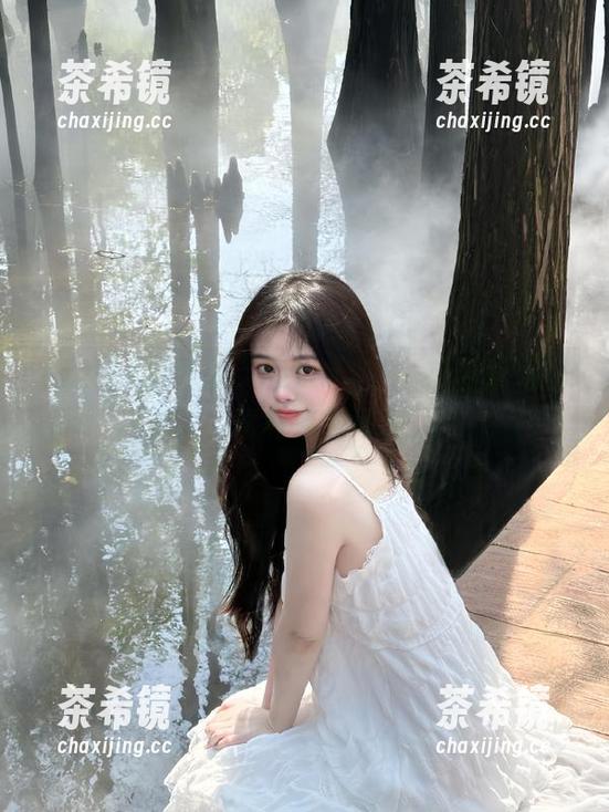 网页里“zztt11”的花边新闻纷飞，真有点刻薄啊！