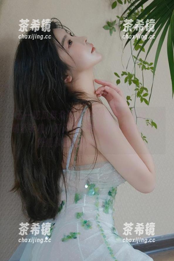 五一吃瓜群众网 脑中浮现一个画面:我端着手机,打开五一吃瓜群众网苹果版,慢慢享受信息的“元气”。