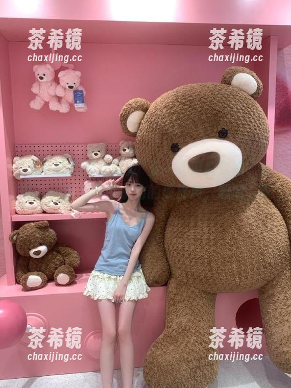“五一吃瓜群众网”官网，一起感受那跳动的瓜皮声，嘎吱...嘎吱...