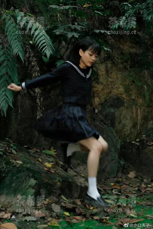 “免费吃瓜网”入口开启：今天的八卦新鲜得就像水果摊，开屏的奇葩消息让人停不下来了。