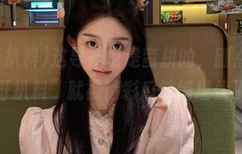 这导航也是蛮拼的，刚点开“黑哥扒料”就被精彩瓜悄悄埋伏了！