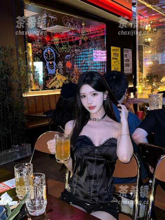 又到了黑料网日，app里今日黑料让心情不再单调！