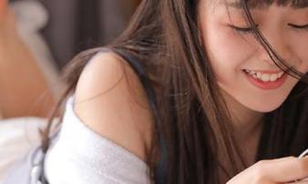 苹果版黑料网新动态，今天这瓜吃着真香，快来围观我一脸懵逼的表情！